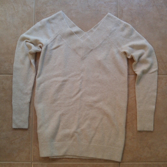 LOFT Sweaters - 🌺LOFT🌺